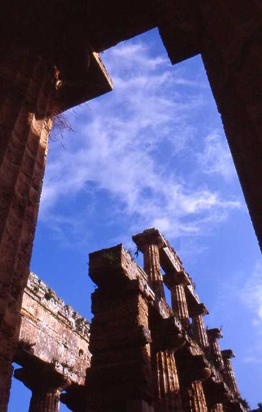 3-MAGNA GRECIA, Paestum (tempio di Nettuno),27 gennaio 1996.jpg